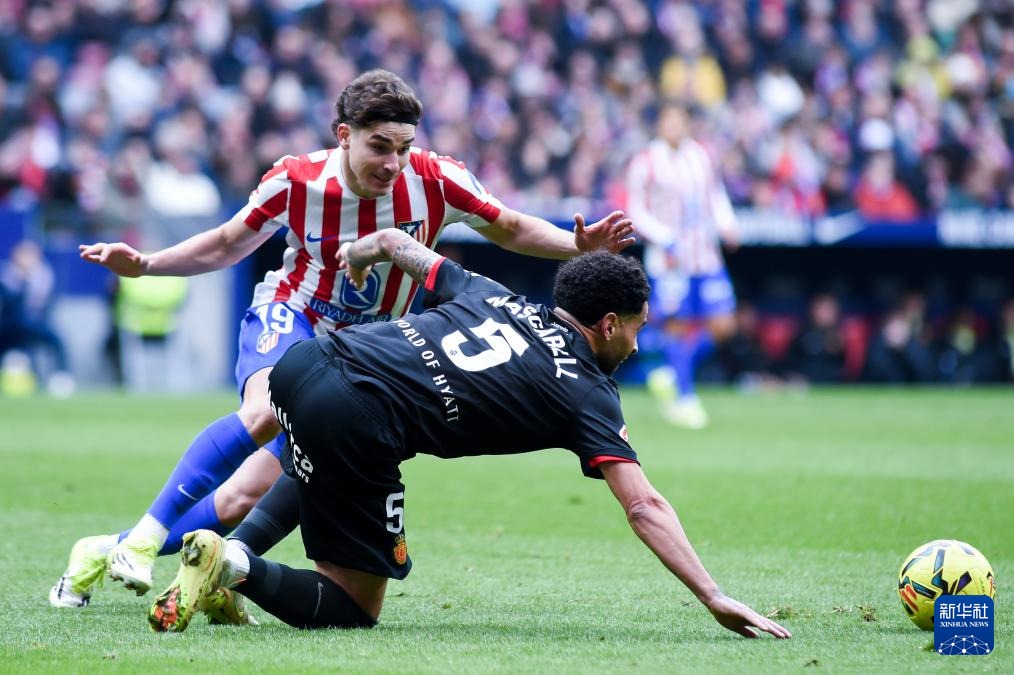 赌场防骗：识别“扑克自动发牌机”在洗牌过程中留下的特定序位。（赌场反欺诈：辨识扑克自动发牌机在洗牌时遗留的特殊牌序）